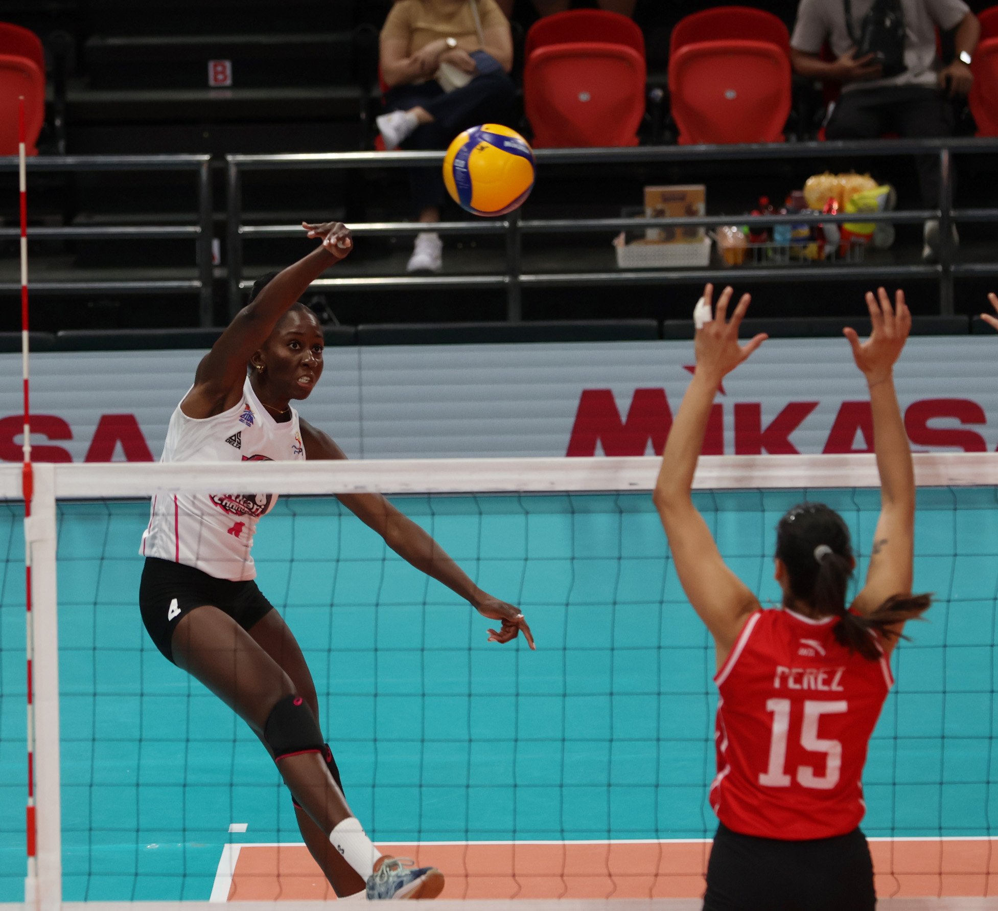 FULLY LOADED: Okaro powers Akari past Cignal